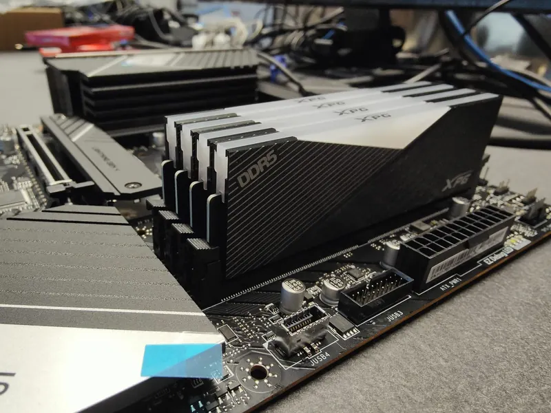 Moduli RAM DDR5 installati
